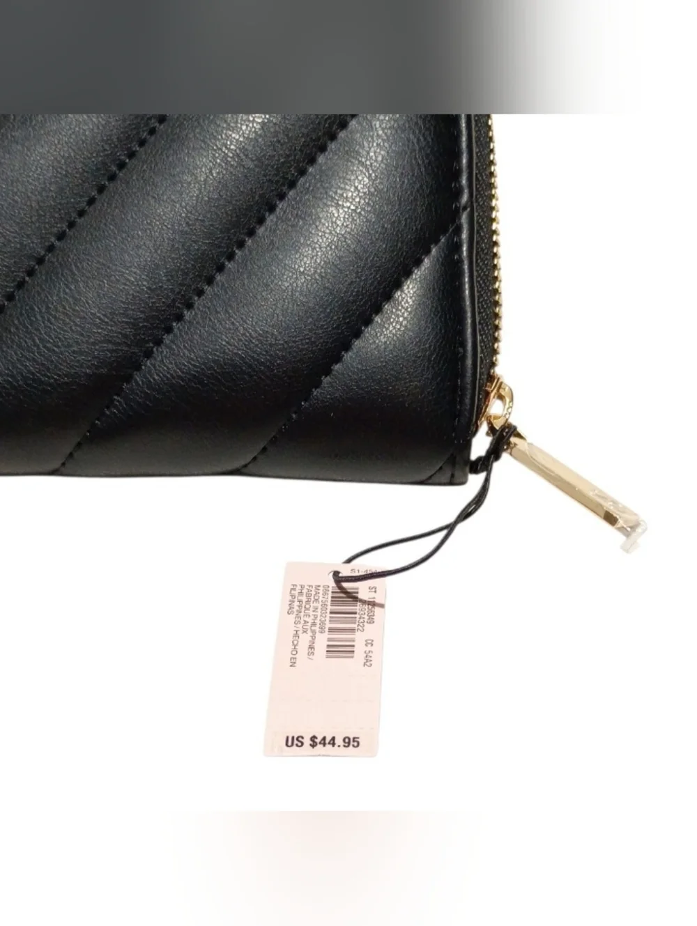 Victoria's Secret Black V-Quilt Zip Wallet Gold Tone Signature VS Hardware NEW - Picture 4 of 6